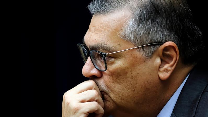Dino deu prazo de cinco dias úteis para que Executivo apresente novas metas para recuperar a capacidade regulatória e fiscalizatória da comissão