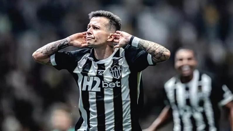 Bernard ganha titularidade no time do Galo –