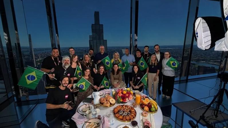 Ana Maria Braga com a equipe da Globo.
