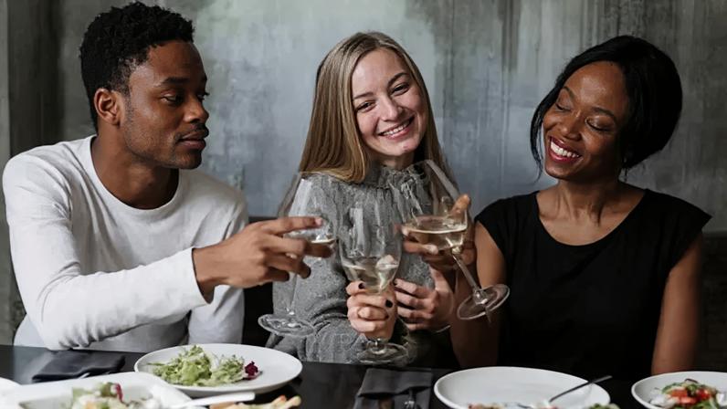 Aperitivos pelo mundo revelam pequenas iguarias e tradições