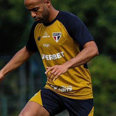 Lucas Moura evolui após cirurgia e retira bota uma semana antes do prazo
