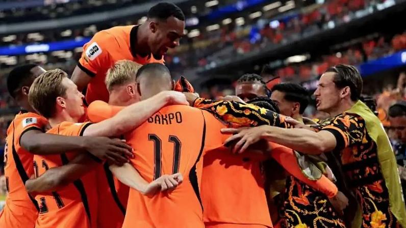 Japão tenta se manter em segundo lugar. Caso confirme a posição, será o rival do Brasil nesta segunda-feira.