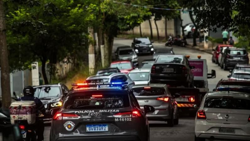 PM é preso na zona norte por suspeita de assalto e roubo de celulares.