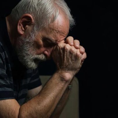 Depressão em idosos: sinais comuns que podem passar despercebidos