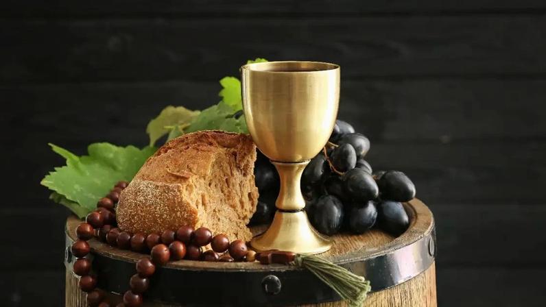 O Corpus Christi representa o reconhecimento da crença católica na transformação do pão e do vinho no corpo e sangue de Cristo