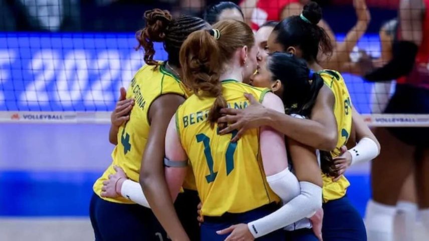 Seleção brasileira feminina de vôlei venceu a Bulgária por 3 sets a 0.