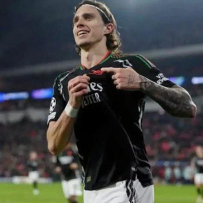 Zagueiro da Itália, fora da Copa, curte samba no Rio de Janeiro