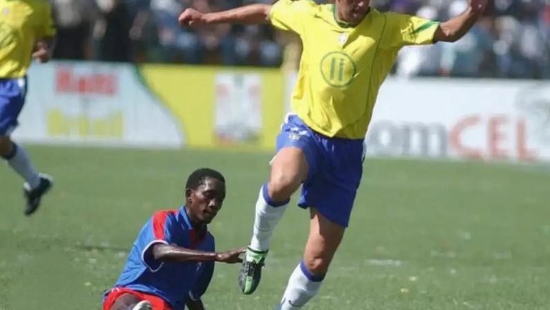 Brasil desfilou em tanque de guerra antes de amistoso contra o Haiti –