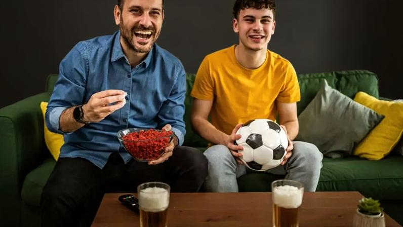 Copa com sabor e equilíbrio: como petiscos e cerveja não prejudicam a saúde