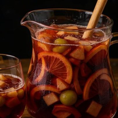 Clericot: bebida refrescante com vinho e frutas