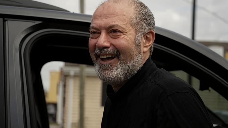 Presidente da maior mesquita de Wisconsin é liberado da custódia do ICE