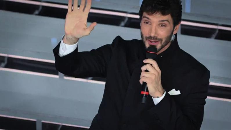 De Martino anunciou datas do 77º Festival de Sanremo nas redes sociais