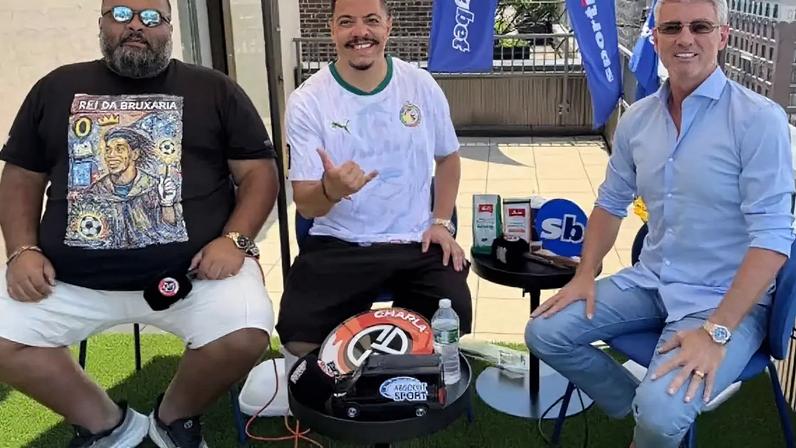 Odair ao lado de Bruno Cantarelli e Beto Junior no Charla Podcast