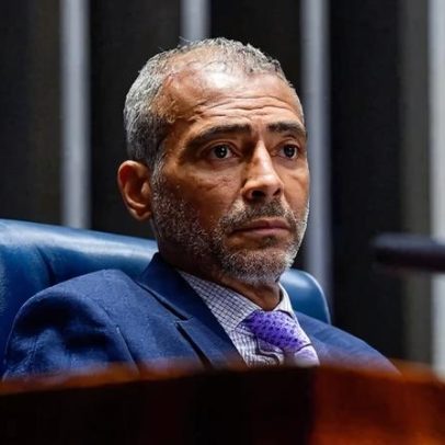 Romário mantém atividades parlamentares em viagem para a Copa nos EUA