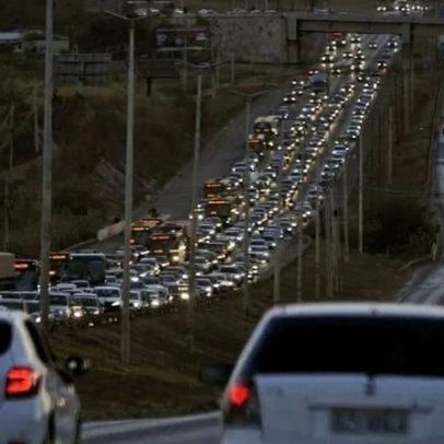 Homem morre atropelado por caminhão na BR-020