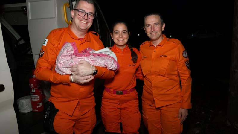 Bombeiros auxiliam parto emergencial de gestante em Taguatinga - (crédito: CBMDF/Divulgação)