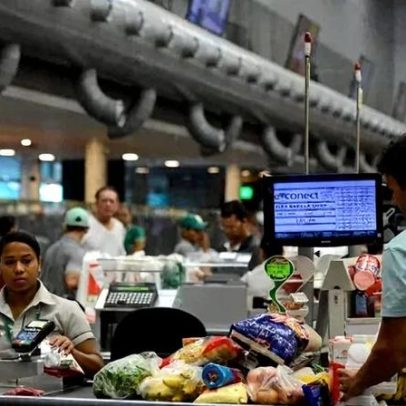 Abras defende flexibilização gradual da escala 6x1 e desoneração ampla da folha