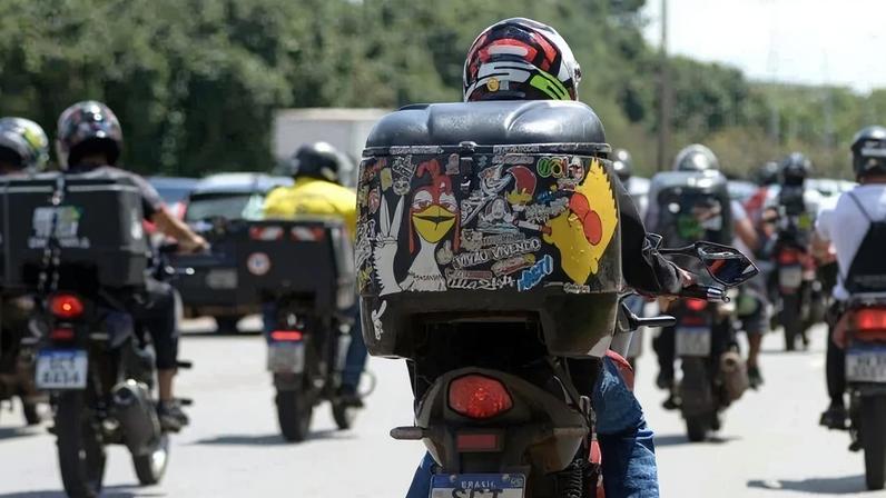 Em cinco anos (de 2019 a 2024), as mortes no trânsito com motocicletas subiram 38% no país - (crédito: Ed Alves/CB)