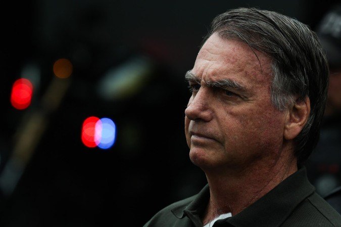 Julgamento na Justiça Militar não reavalia a condenação criminal imposta pelo STF, apenas a manutenção ou perda da patente de Bolsonaro - (crédito: Fabio Rodrigues-Pozzebom/ Agência Brasil)