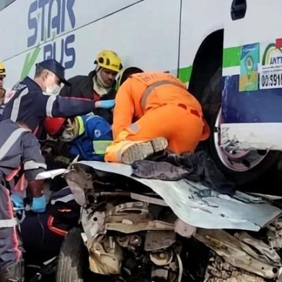 Colisão envolvendo 15 veículos deixa um morto e cinco feridos em Minas