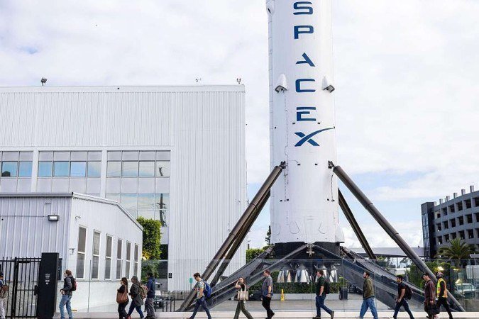 SpaceX é avaliada em mais de R$ 9 trilhões antes da abertura de capital que pode fazer de Elon Musk o primeiro trilionário da história - (crédito: BBC Geral)
