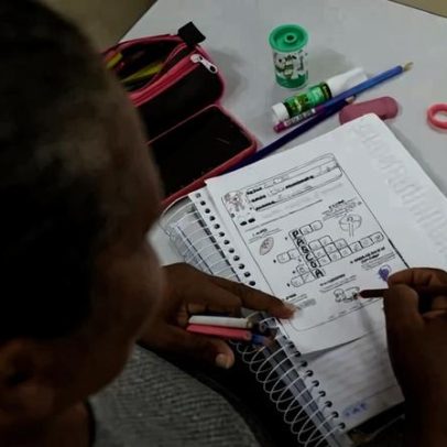 Idosos representam 58% dos analfabetos no Brasil em 2025, aponta IBGE