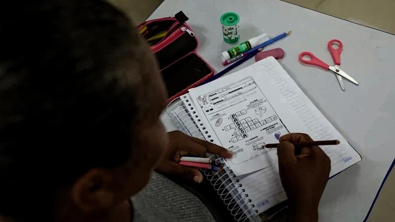 A população com 60 anos ou mais somava mais da metade (58%) do total de analfabetos em 2025 - (crédito: Geovana Albuquerque/Agência Brasília)