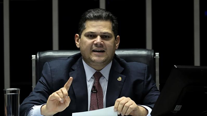 Na nota, a assessoria da presidência do Senado classificou as acusações como falsas e afirmou que o parlamentar nunca recebeu qualquer quantia, "seja no Brasil ou fora do país" - (crédito: Andressa Anholete/Agência Senado)