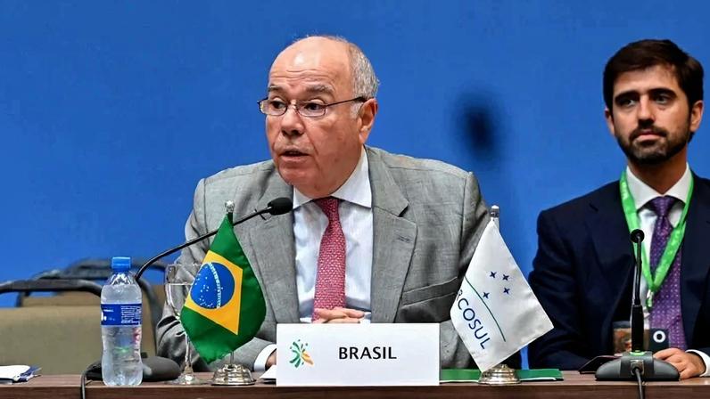 Vieira, que chegou domingo (31/5) à capital Pequim, teve reuniões ao longo desta segunda-feira (1º/6), com ministros da China - (crédito: Letícia Clemente/MRE)