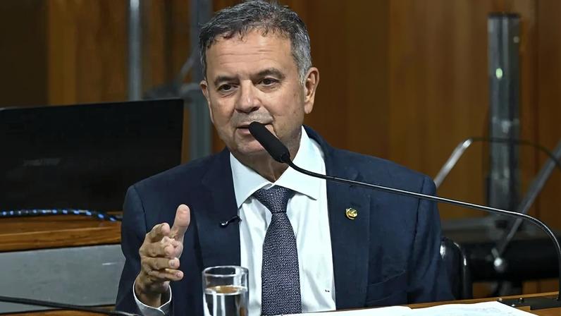 Marinho defendeu que o período de transição para a redução de jornada seja mais longo, de cinco anos, como ocorreu em outros países - (crédito: Jefferson Rudy/Agência Senado)