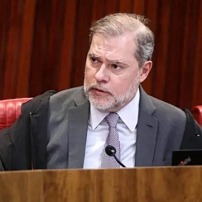 TSE adia análise de pesquisa que aponta queda de Flávio Bolsonaro