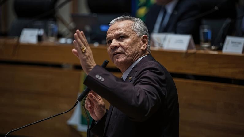 Deputado Pastor Daniel de Castro (PP) discursou na tribuna da Câmara - (crédito: João Pedro / Agência CLDF)