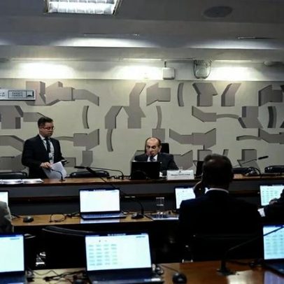 Senado aprova piso de 13 mil reais para médicos e dentistas