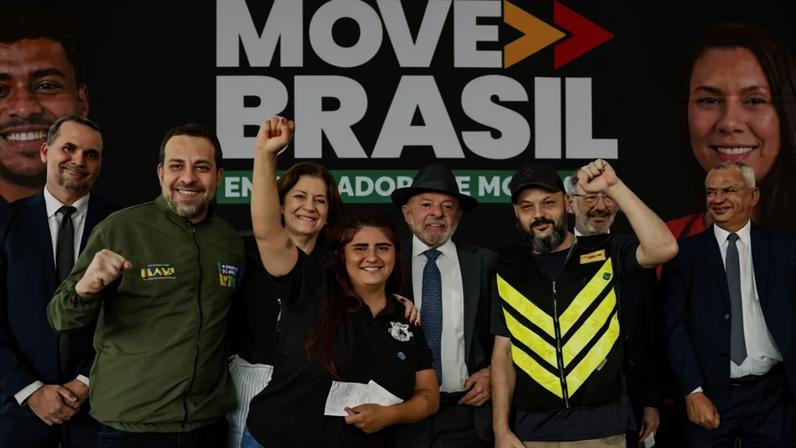 Presidente Luiz Inácio Lula da Silva durante anúncio de linha de crédito para financiamento de motos para trabalhadores de aplicativos - (crédito: Foto: Ricardo Stuckert / PR)