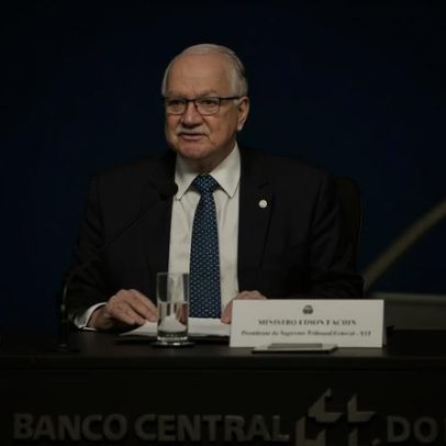 Fachin aponta colmeia digital como desafio e cobra nova postura do Estado