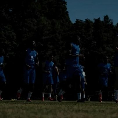 França treina com time completo antes da estreia na Copa nesta terça