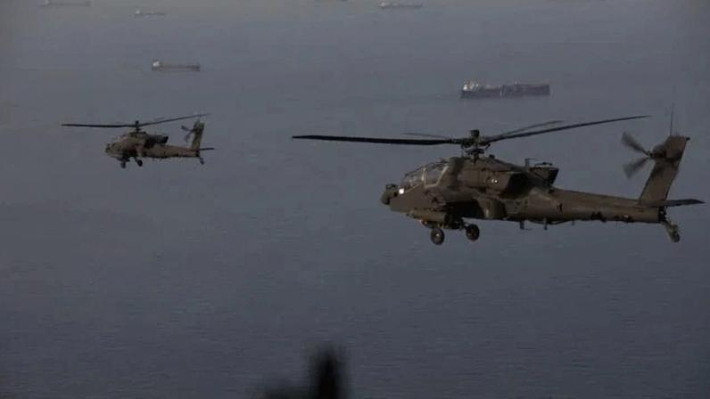 Ataques interromperam operações de retirada de navios retidos no Estreito de Ormuz - (crédito: Foto por US CENTRAL COMMAND (CENTCOM) / AFP)