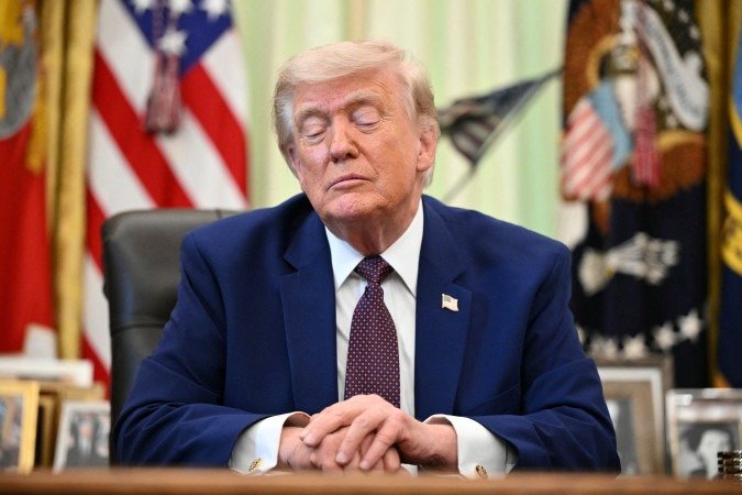Trump fala a jornalistas no Salão Oval da Casa Branca: mensagem política de forte simbolismo contra a campanha bélica no Oriente Médio - (crédito: Mandel Ngan/AFP)