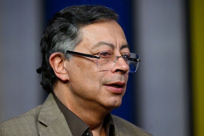 Gustavo Petro pôs em dúvida os resultados que deram como vencedor do primeiro turno o advogado Abelardo de la Espriella, candidato da extrema-direita - (crédito: RAUL ARBOLEDA / AFP)