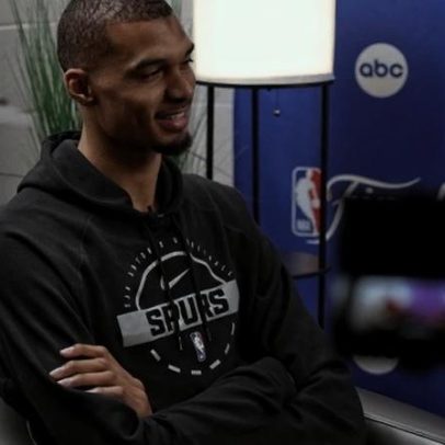 NBA bane torcedor que invadiu quadra nas finais