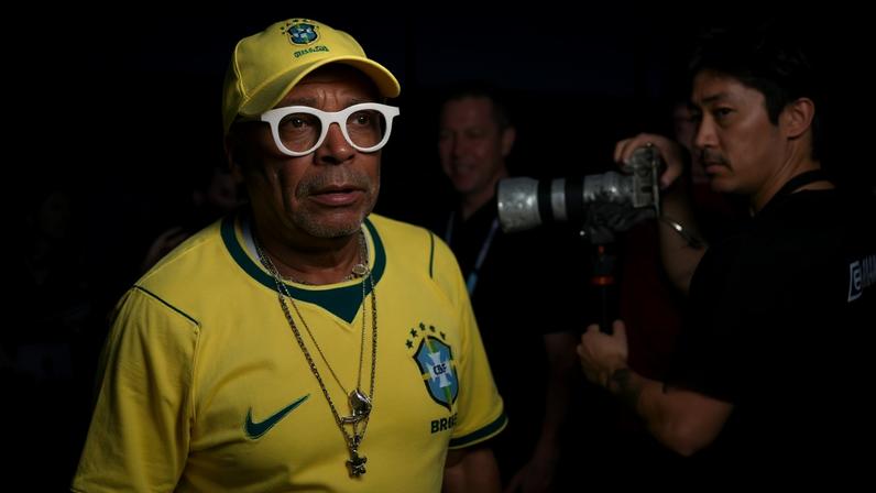 Spike Lee prestigia treino da Seleção em Nova Jersey - (crédito: Foto: Mauro Pimentel/AFP)