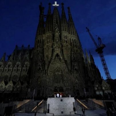 Papa Leão XVI faz reverência a Antoni Gaudí