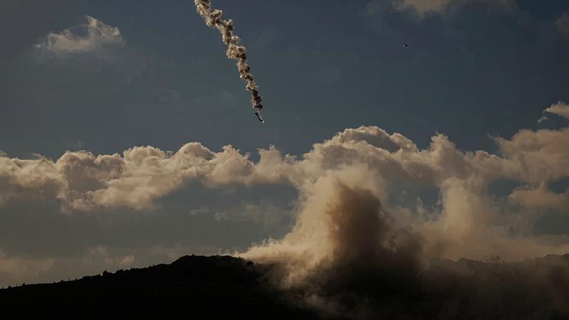 Israel e o Hezbollah estão em guerra desde 2 de março, quando o movimento xiita lançou projéteis contra o Estado hebreu em solidariedade ao seu patrocinador, o Irã, atacado dois dias antes pelos Estados Unidos e pelo Exército israelense - (crédito: AFP)