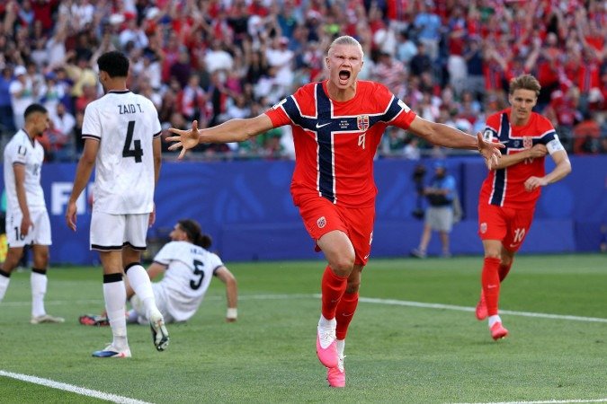 Erling Haaland - (crédito: Foto por JUSTIN SETTERFIELD / GETTY IMAGES NORTH AMERICA / GETTY IMAGES VIA AFP)