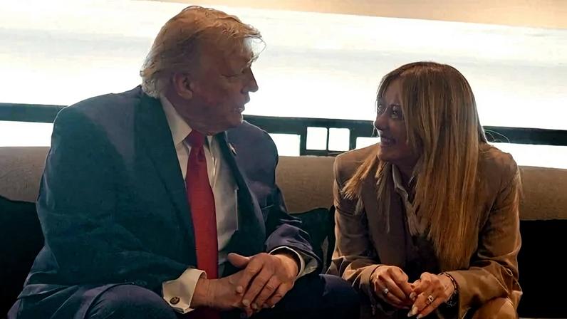Meloni e Trump conversam durante a cúpula do G7, em Evian, no leste da França, em 17 de junho passado - (crédito: Palazzo Chigi/AFP)
