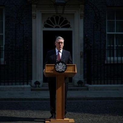 Starmer renuncia como premiê britânico, abrindo espaço para Burnham
