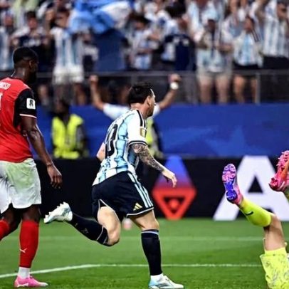 Messi faz recorde, Argentina vence Áustria por 2 a 0 e avança ao mata-mata