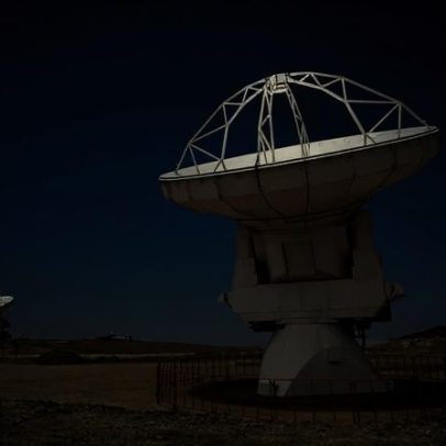 Cientistas descobrem ninho de futuras estrelas no centro da Via Láctea