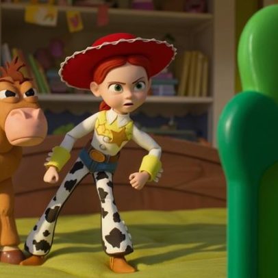 Brinquedos discutem infância saudável em alerta visto em Toy Story 5