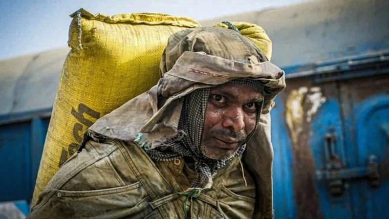 Banda, lar de mais de 2 milhões de pessoas, fica perto do Trópico de Câncer.